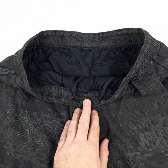 Lululemon Pace Breaker Shorts Men's Large Gray Geometric 9" Inseam Athletic Gym - Picture 7 of 10